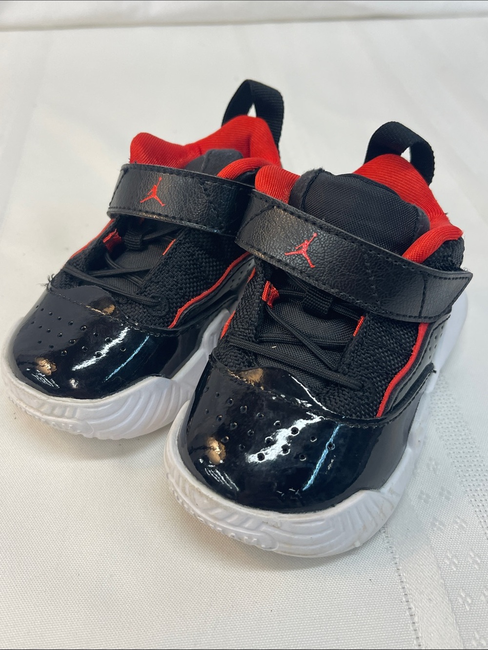 Jordan Kids' Black/Red Strap Sneakers Sz 4c